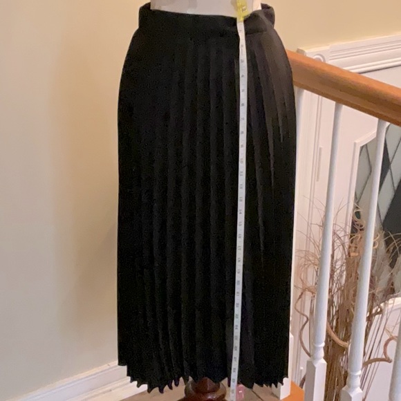 NEW LOOK black pleated midi skirt size 2 petite - Picture 2 of 7
